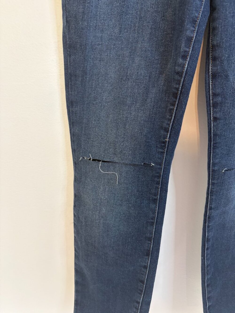 Good American Good Legs Dark Wash Cropped Maternity Jeans (NWT) - Picture 3 of 7